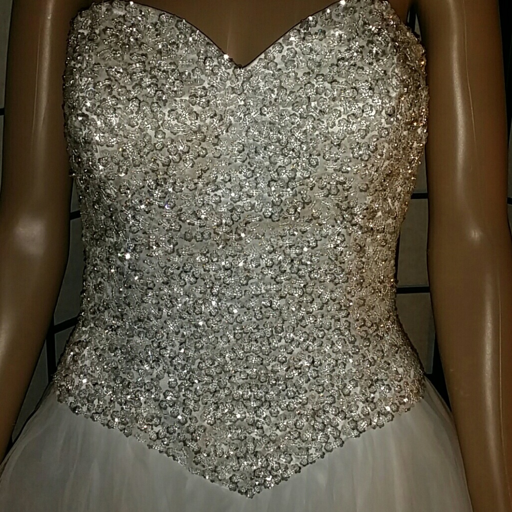 Elegant White Beaded Wedding Dress